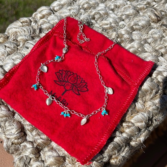 Me & Ro Jewelry - Me&Ro silver Turquoise “Lotus” chain
